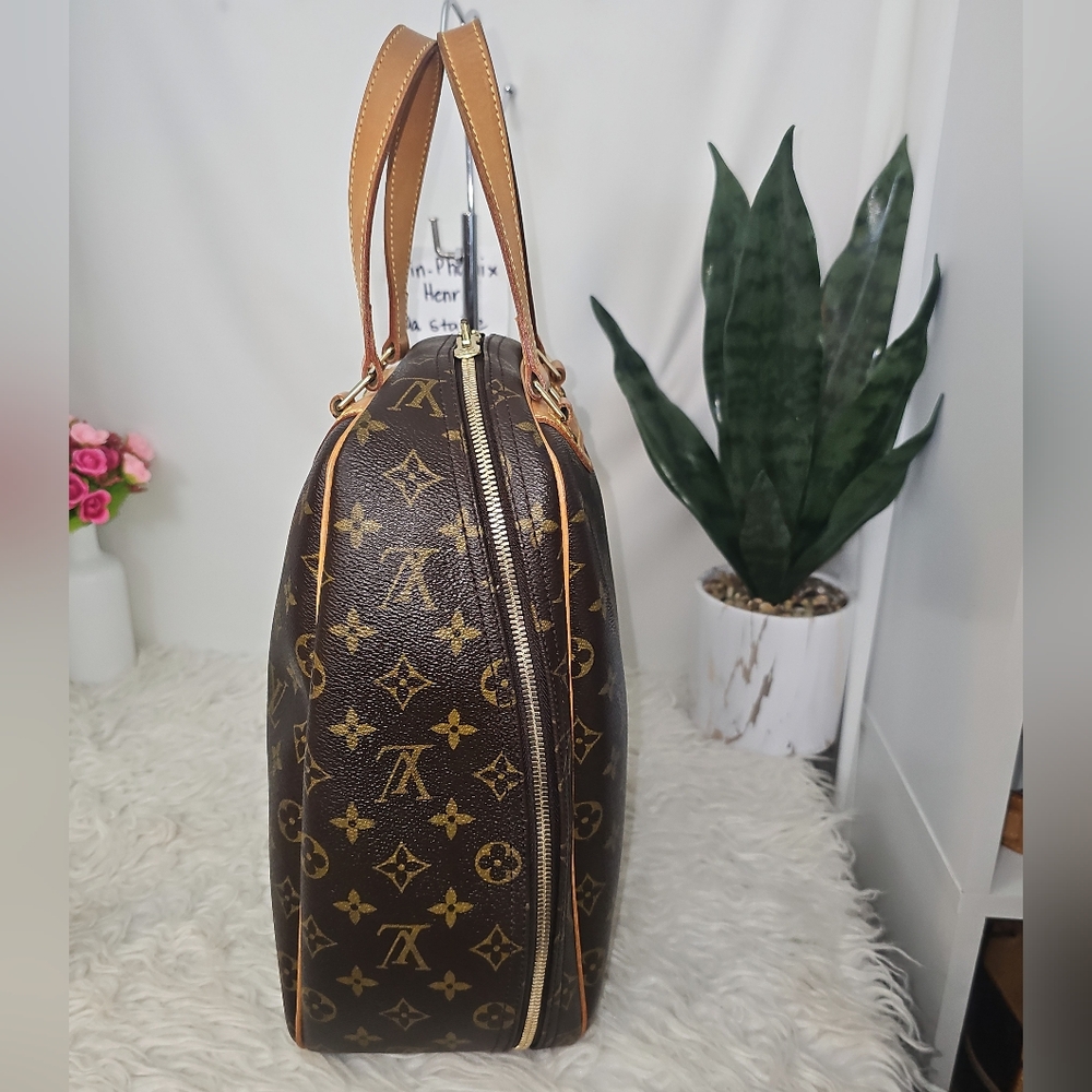🔥😍 Beautiful Condition😍🔥 Authentic Louis Vuitton Monogram Excursion Bag - Picture 5 of 15